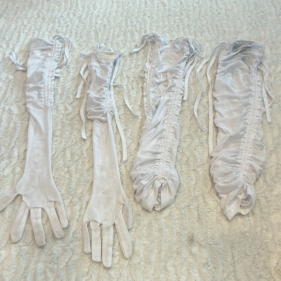 Dolls Kill Darker WAVS Mesh White Ruched Gloves & leg sleeve w/chain - Picture 12 of 12